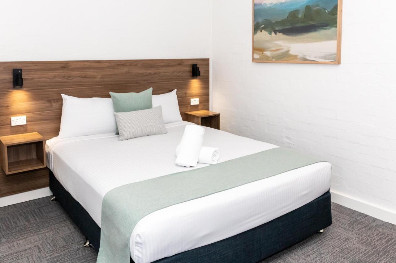 Salisbury 3* Brisbane